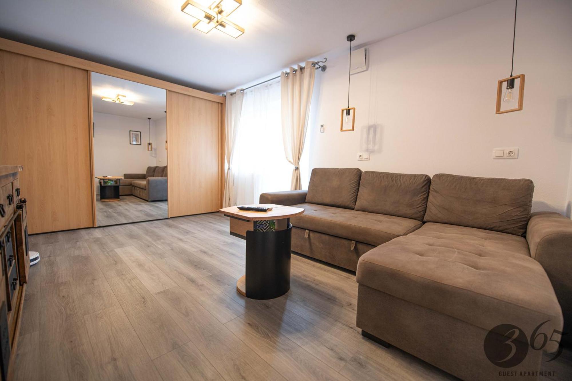 365 Guest Apartment Hunedoara Esterno foto