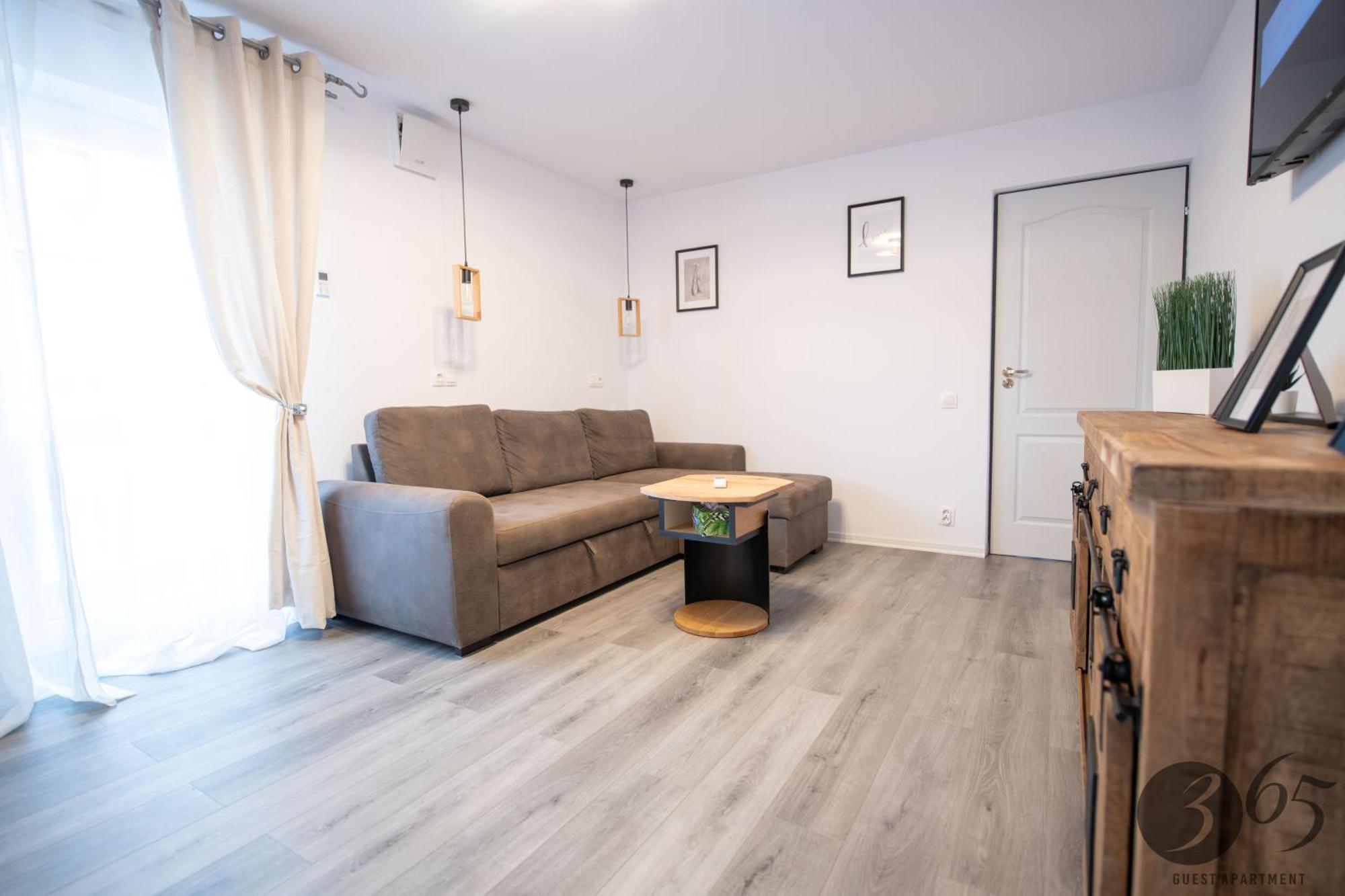 365 Guest Apartment Hunedoara Esterno foto
