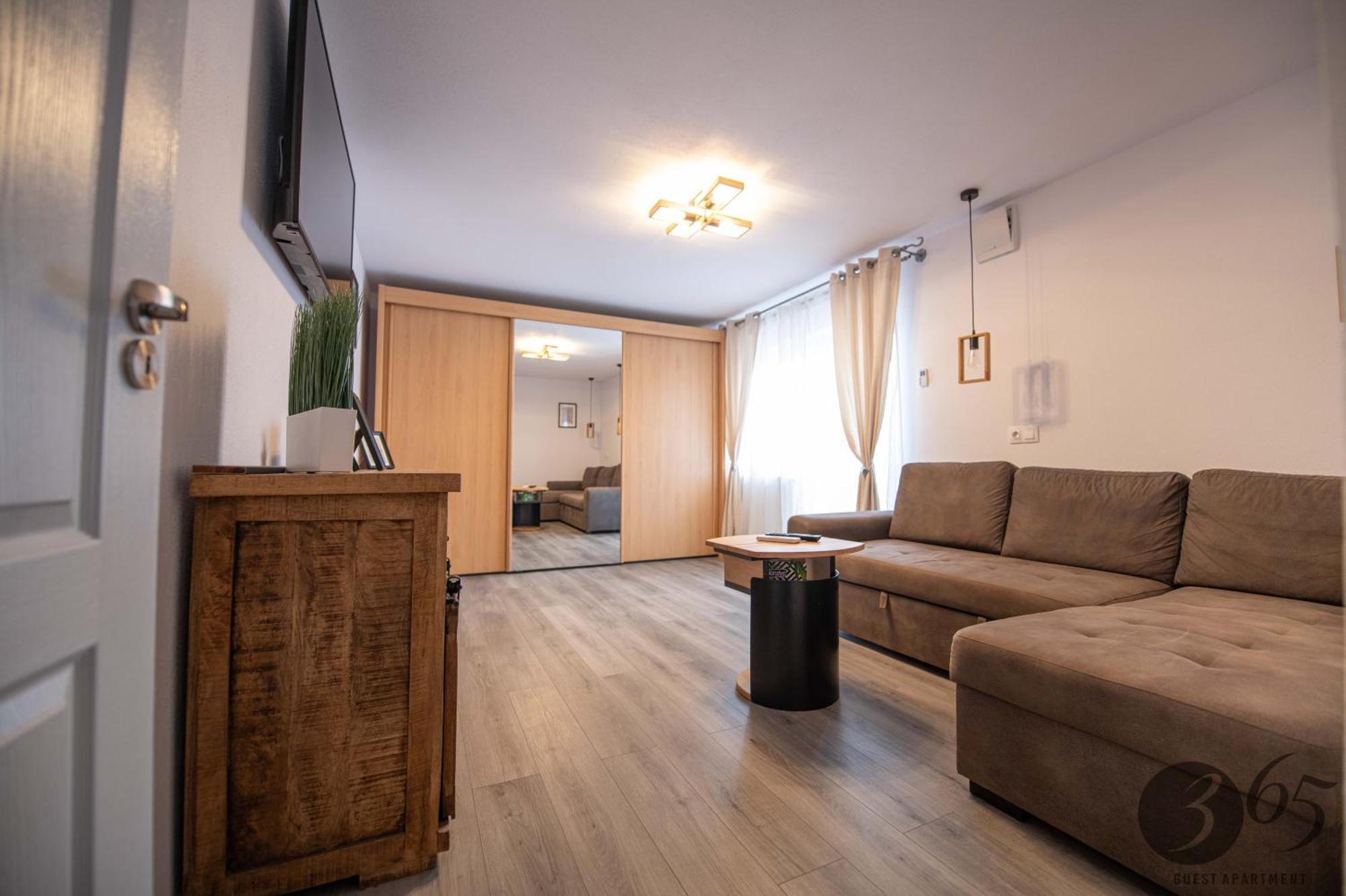 365 Guest Apartment Hunedoara Esterno foto